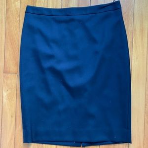 J Crew Super 120’s size 2 black pencil skirt